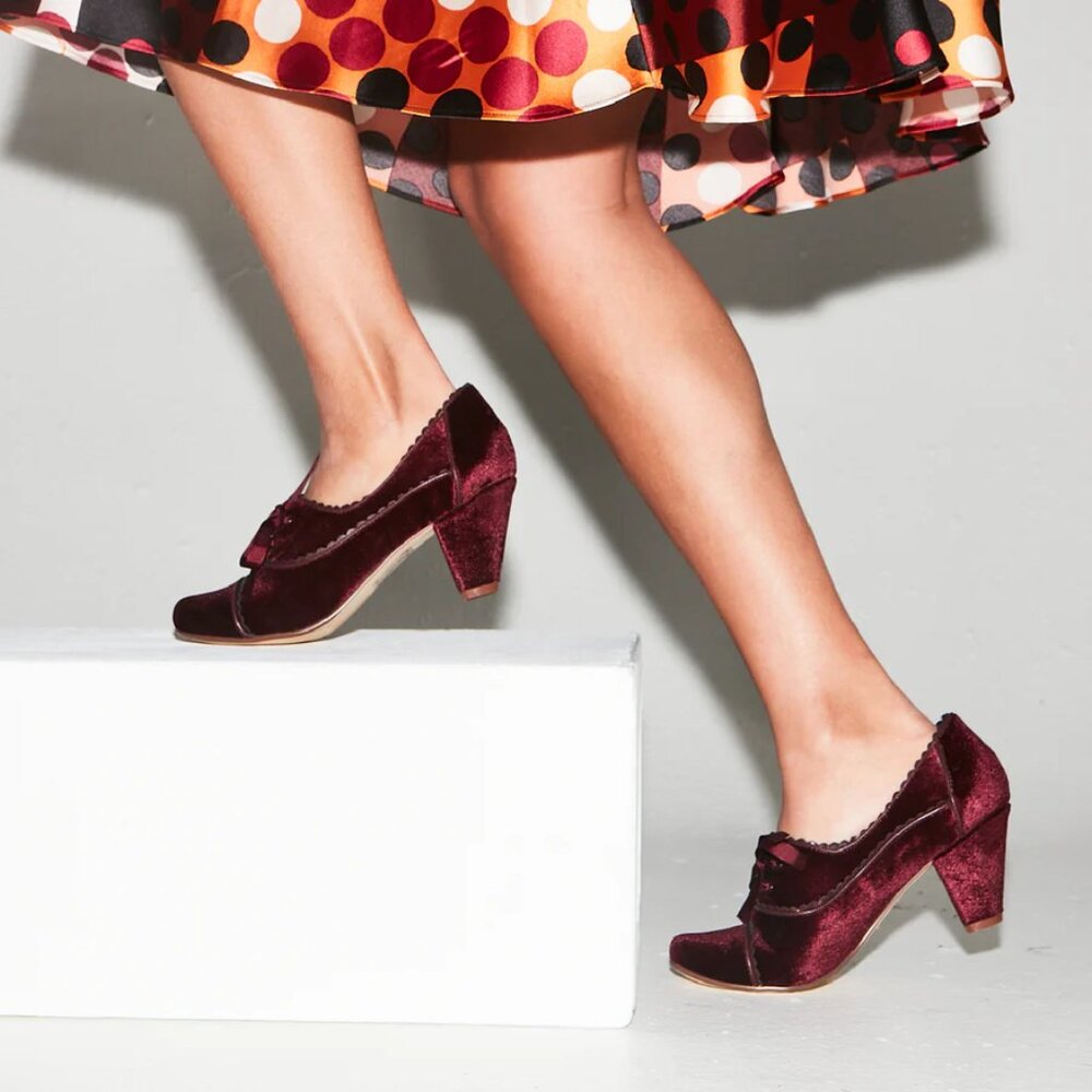 New Chelsea Crew Goth Red Burgundy Wine Vintage Style Madison Velvet Retro Heels